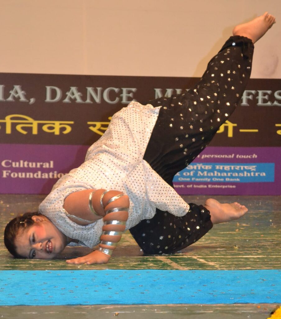 Sayalee in a dancing pose