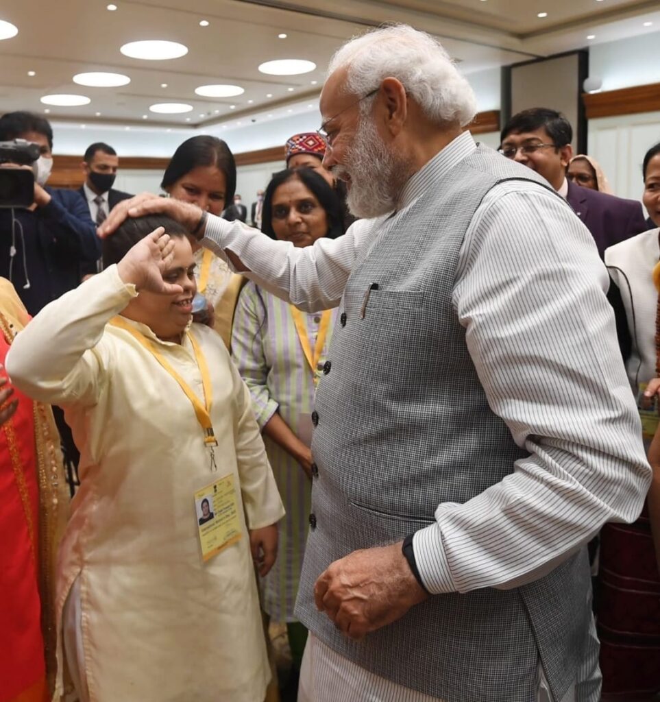 Sayalee with Prime minister narendra Modi